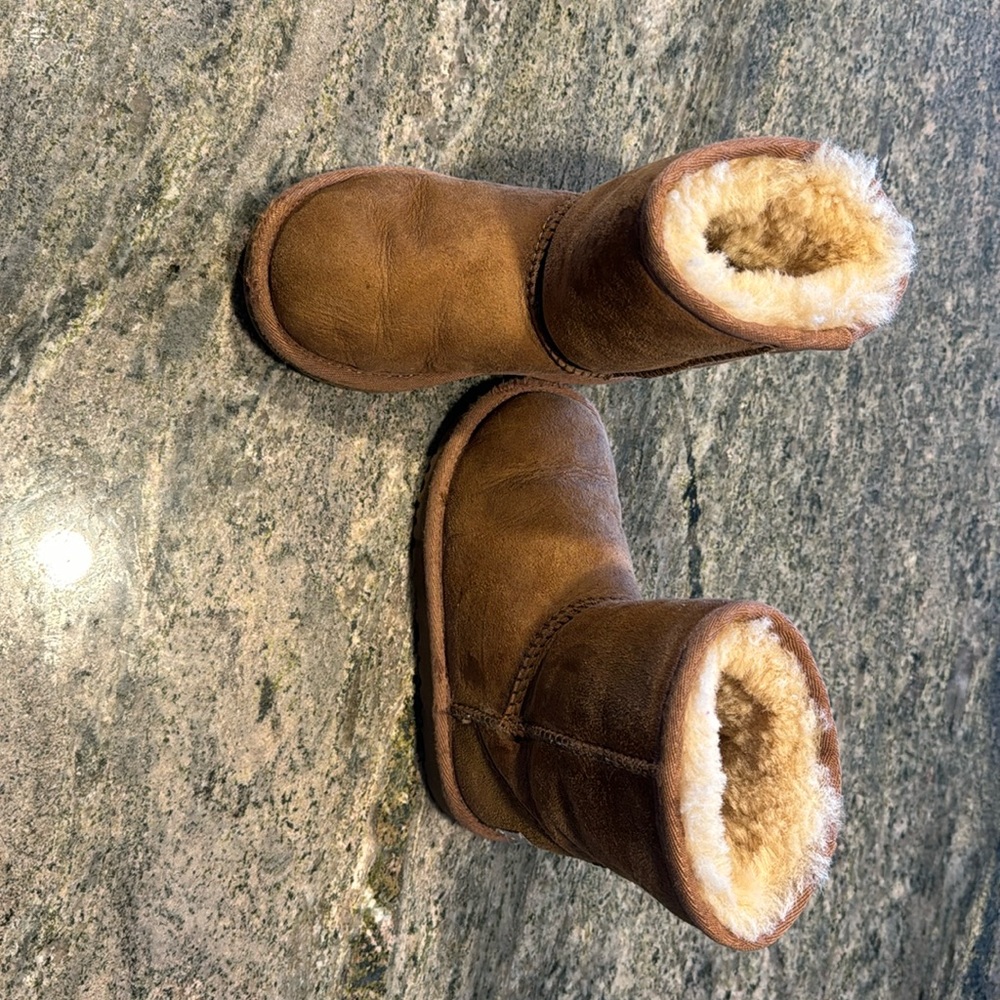 Ugg girls boots
